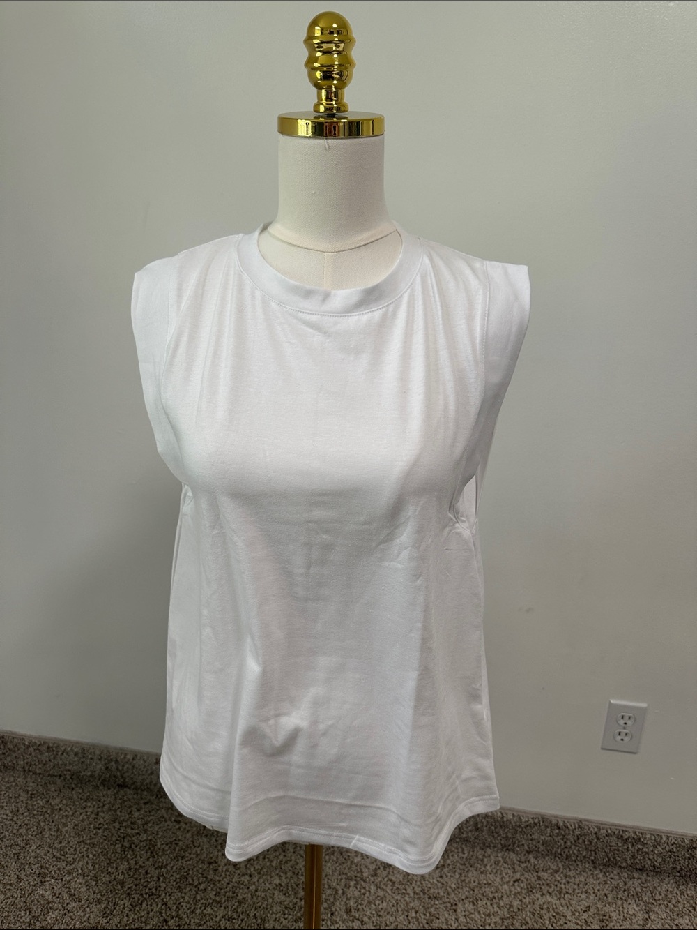 🌴 NWT Grecerelle Sleeveless T-Shirt
